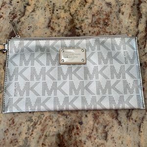 Michael Kors wristlet